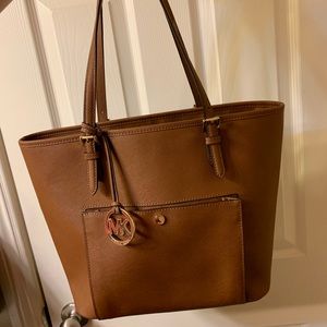 Michael Kors Jet Set Tote